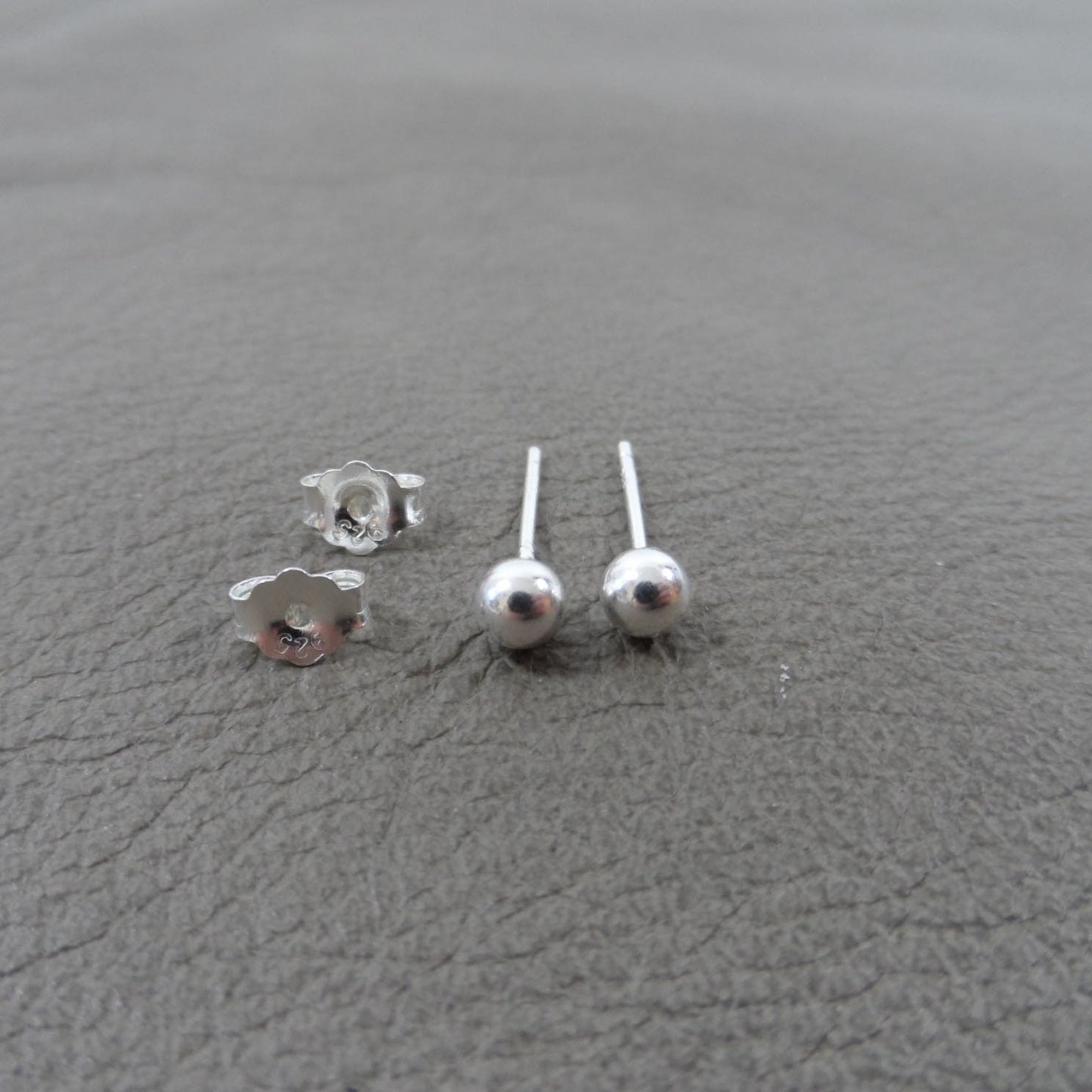 Ball Stud Earrings-4mm