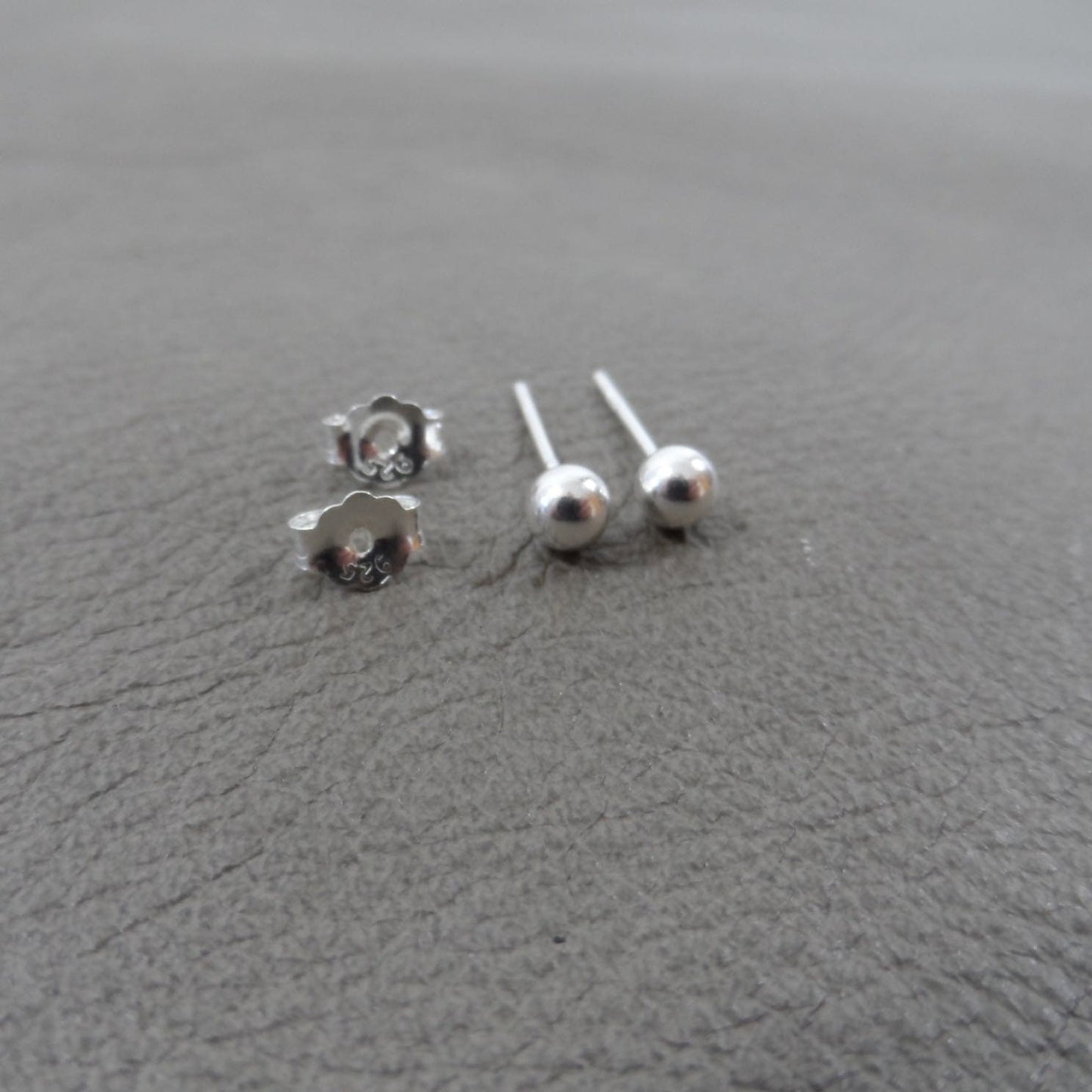 Ball Stud Earrings-4mm