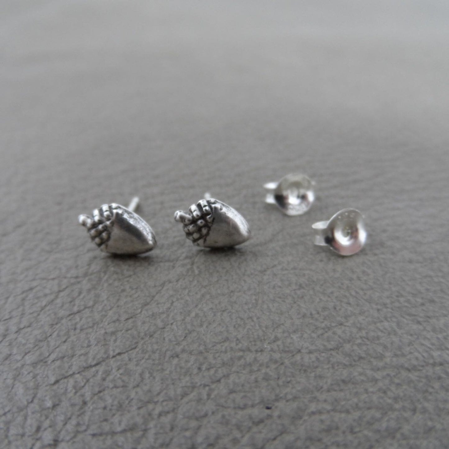 Tiny Acorn Earrings in Sterling Silver, Acorn Earrings, Acorn Studs, Cartilage Studs, Girls Earrings, Silver Studs, Dainty Earrings