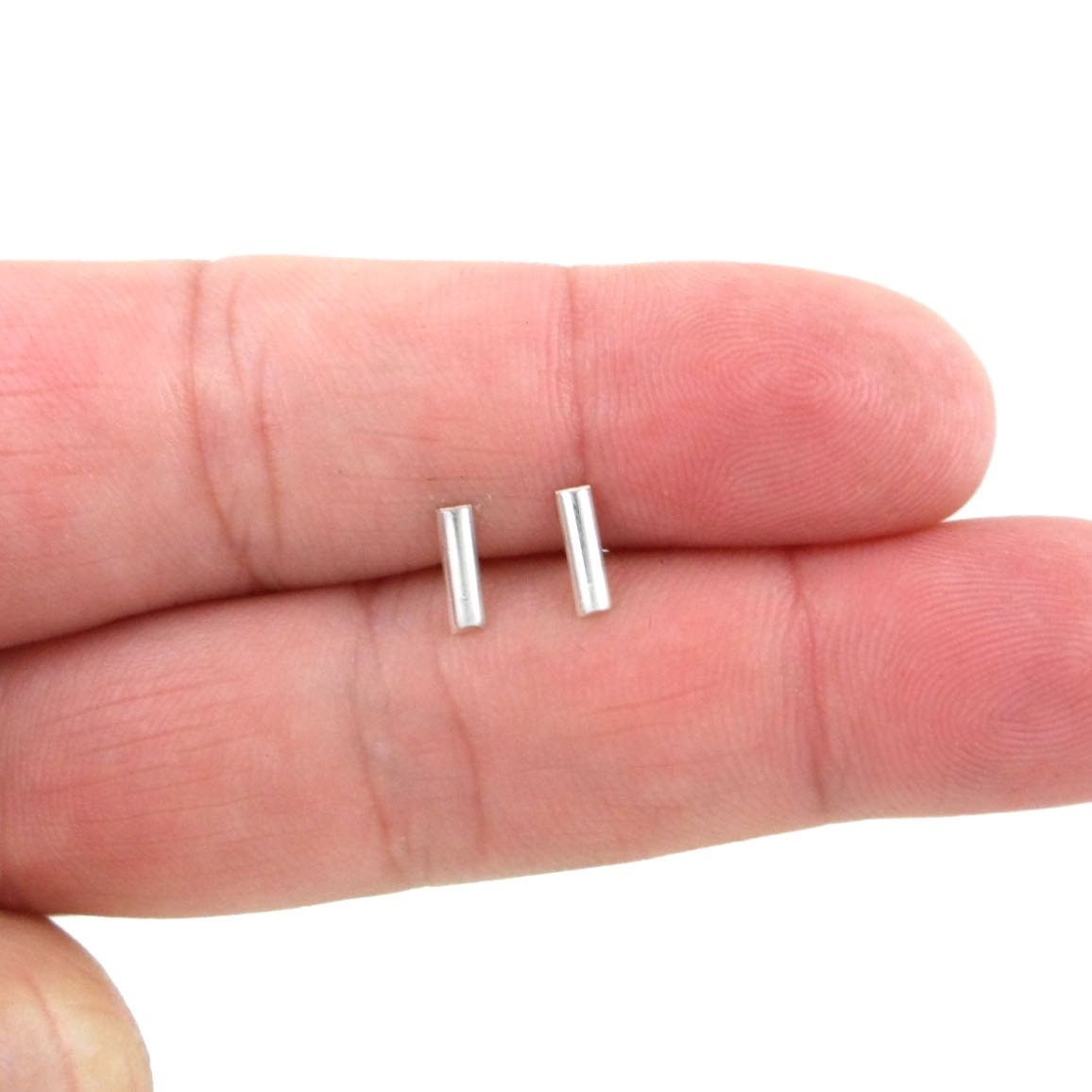 Bar Stud Earrings in Sterling Silver-7mm