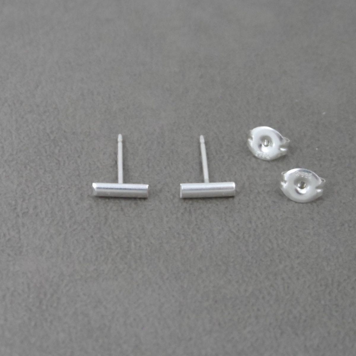 Bar Stud Earrings in Sterling Silver-7mm