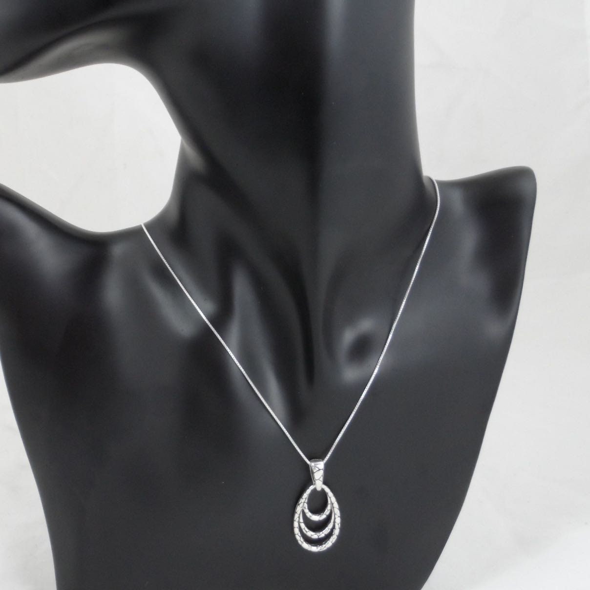 Modernist Necklace in Sterling Silver