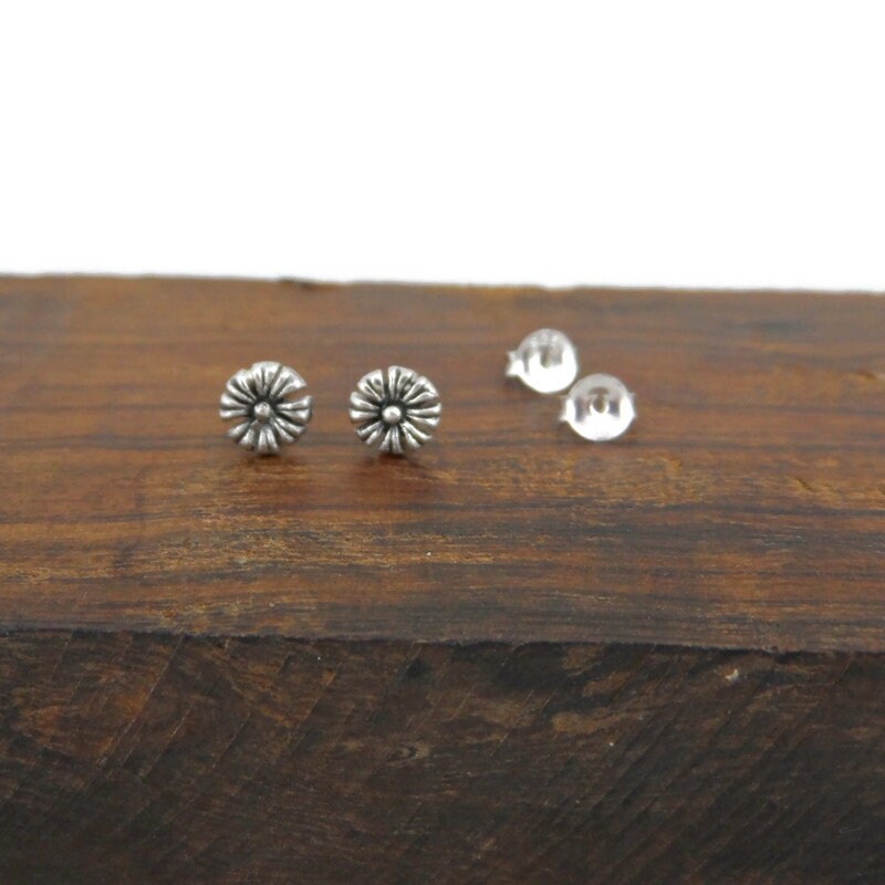 Daisy Earrings in Sterling Silver