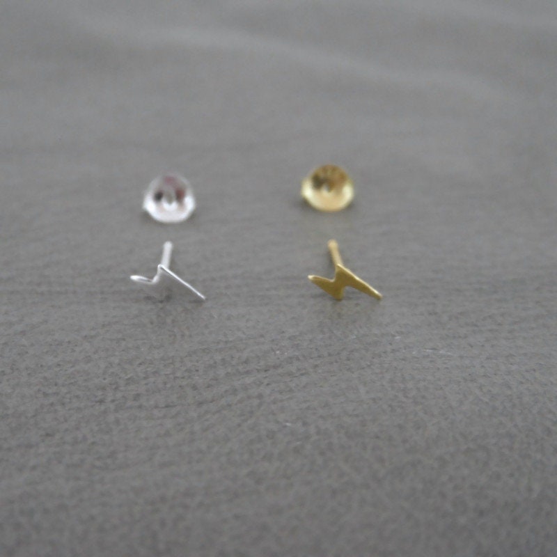 SINGLE Tiny Lightning Bolt Earring