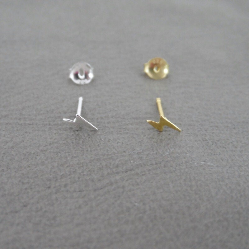 SINGLE Tiny Lightning Bolt Earring