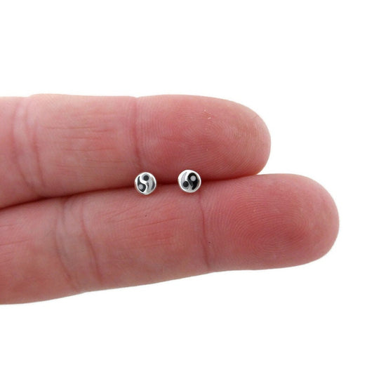 Yin Yang Earrings in Sterling Silver, Ying Yang Earrings,Yin Yang Studs, Tiny Studs, Cartilage Studs, Minimalist Earring, Yin Yang Jewelry